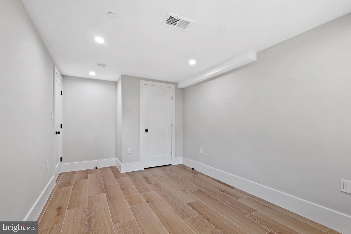4214 14TH ST NW, WASHINGTON, District Of Columbia 20011, 5 Bedrooms Bedrooms, ,4 BathroomsBathrooms,Residential,For sale,4214 14TH ST NW,DCDC2202404 MLS # DCDC2202404