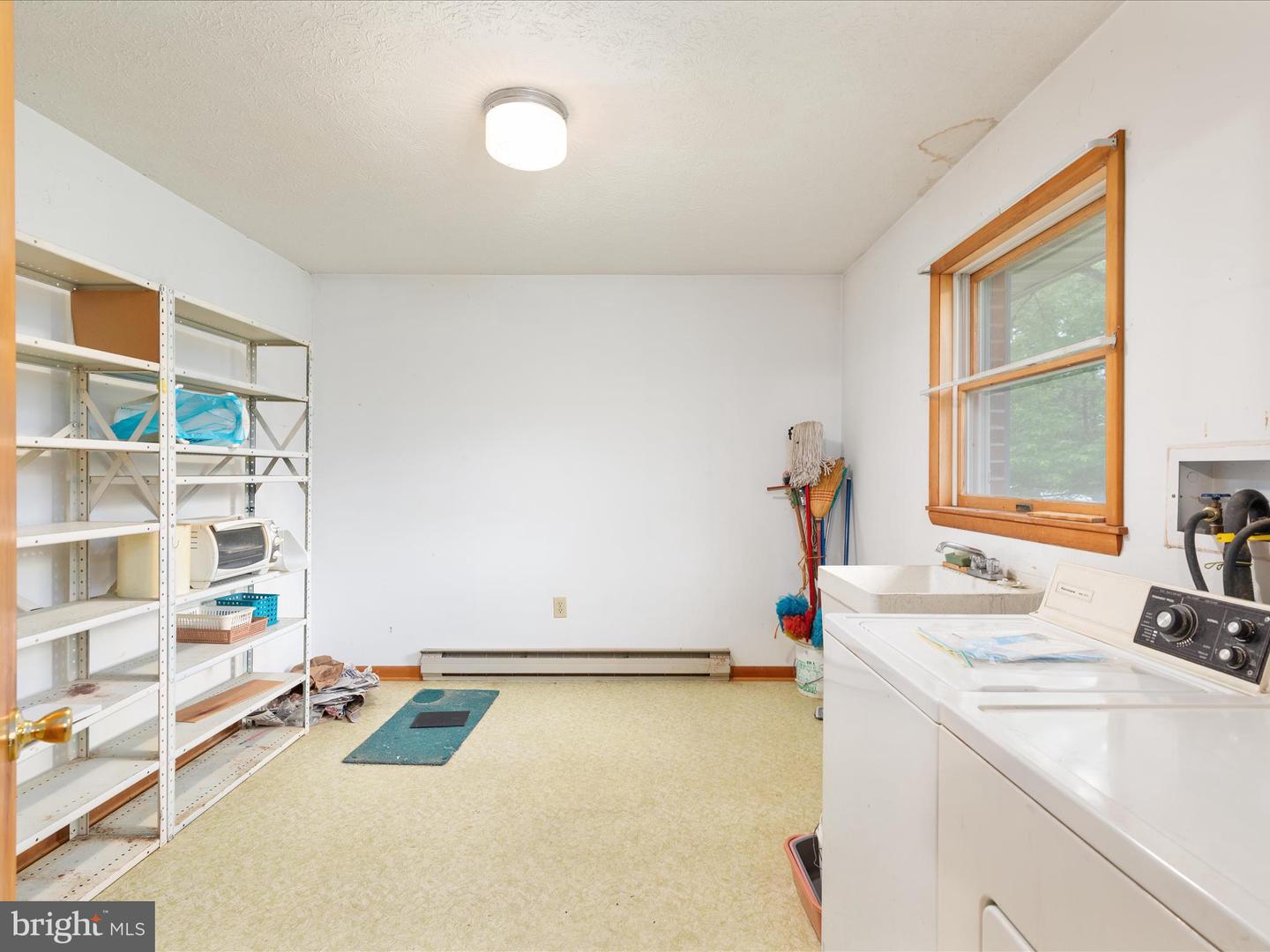 717 W LOCUST ST, WOODSTOCK, Virginia 22664, 3 Bedrooms Bedrooms, ,2 BathroomsBathrooms,Residential,For sale,717 W LOCUST ST,VASH2011570 MLS # VASH2011570