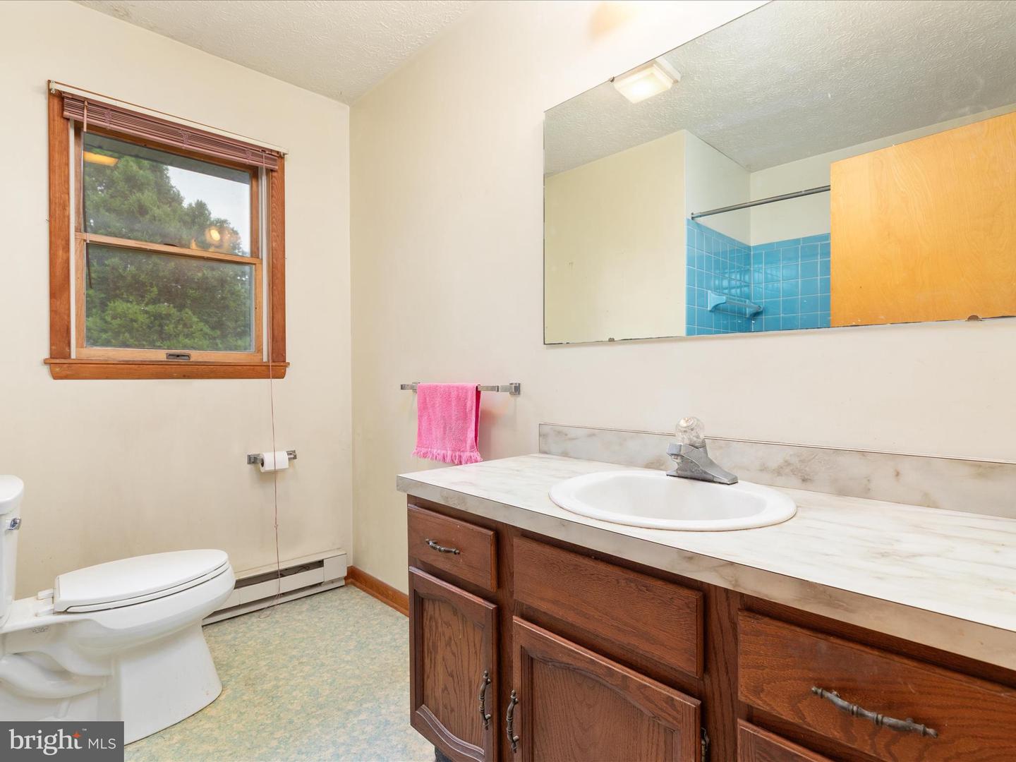 717 W LOCUST ST, WOODSTOCK, Virginia 22664, 3 Bedrooms Bedrooms, ,2 BathroomsBathrooms,Residential,For sale,717 W LOCUST ST,VASH2011570 MLS # VASH2011570