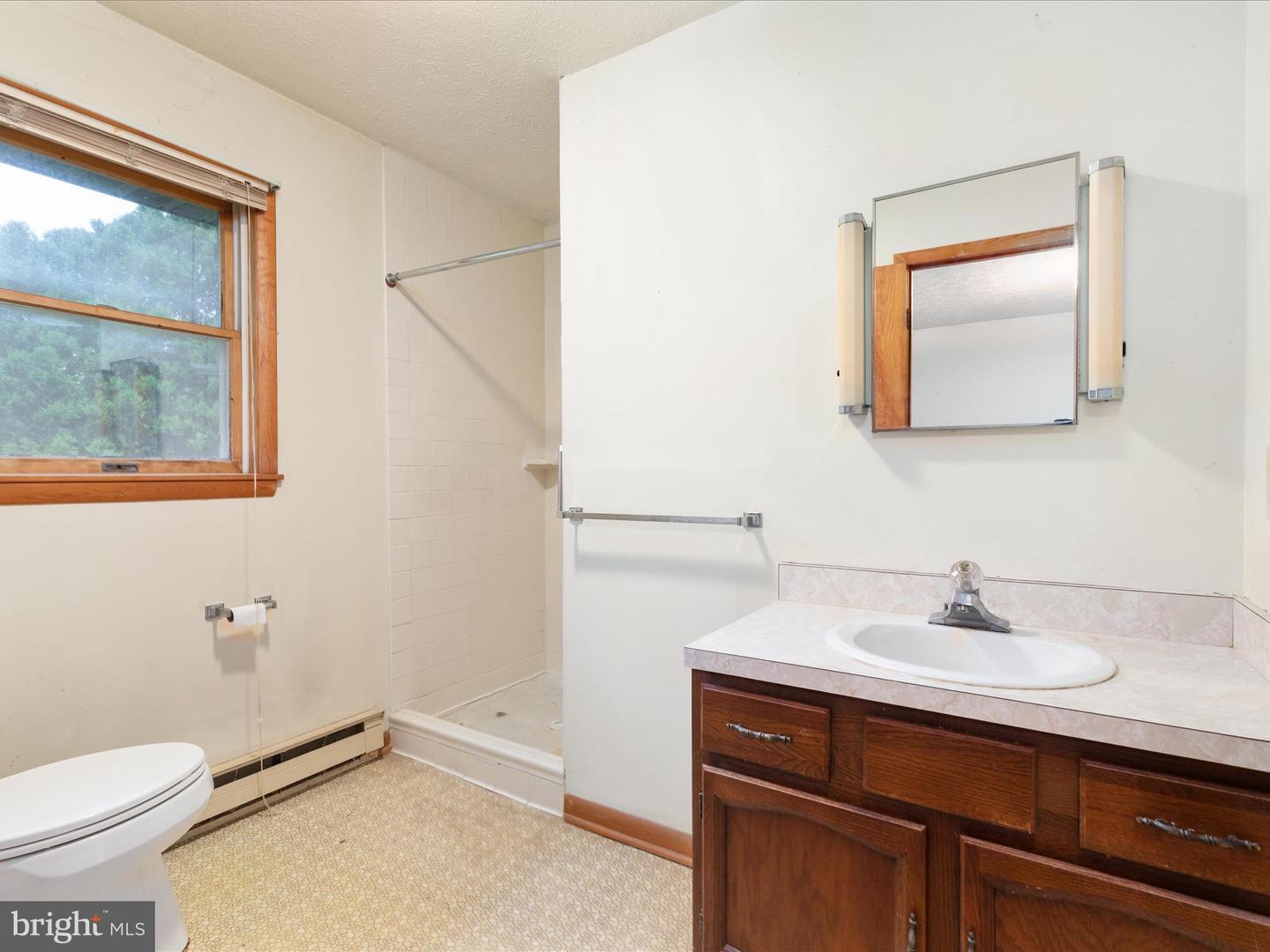 717 W LOCUST ST, WOODSTOCK, Virginia 22664, 3 Bedrooms Bedrooms, ,2 BathroomsBathrooms,Residential,For sale,717 W LOCUST ST,VASH2011570 MLS # VASH2011570