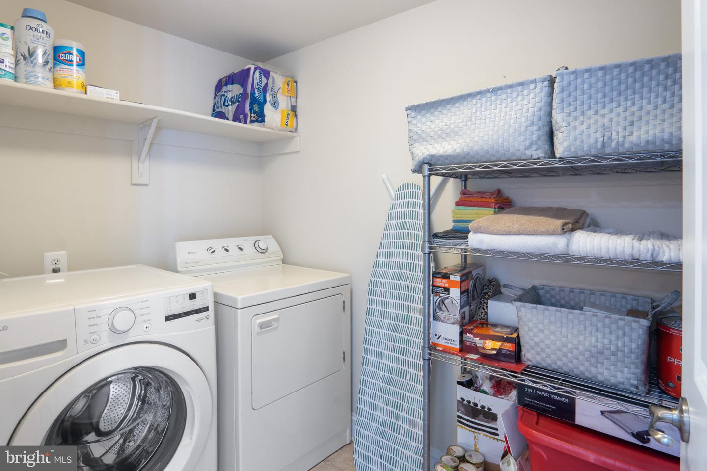 2671 SHEFFIELD HILL WAY, WOODBRIDGE, Virginia 22191, 2 Bedrooms Bedrooms, ,2 BathroomsBathrooms,Residential,For sale,2671 SHEFFIELD HILL WAY,VAPW2095534 MLS # VAPW2095534