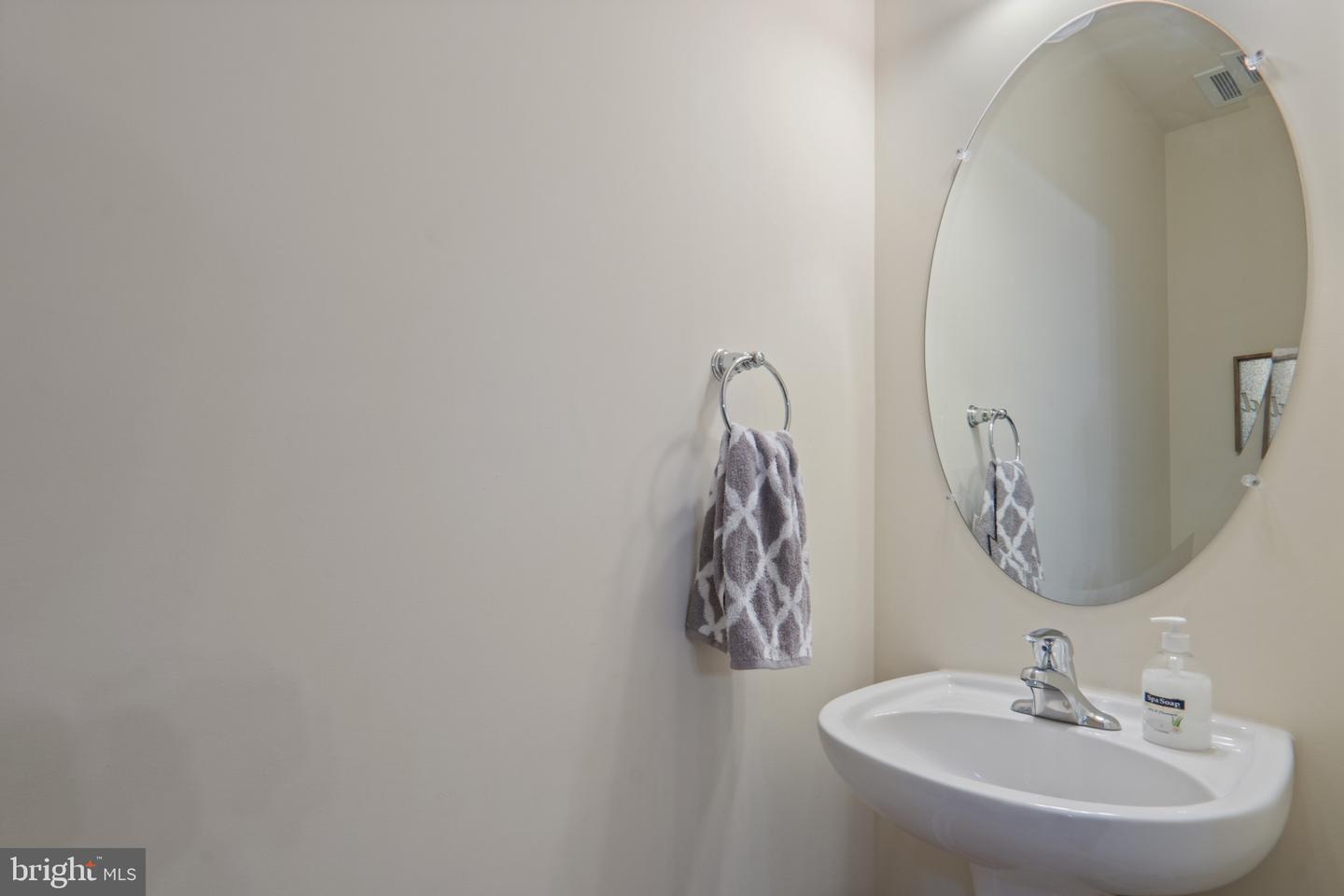 2671 SHEFFIELD HILL WAY, WOODBRIDGE, Virginia 22191, 2 Bedrooms Bedrooms, ,2 BathroomsBathrooms,Residential,For sale,2671 SHEFFIELD HILL WAY,VAPW2095534 MLS # VAPW2095534