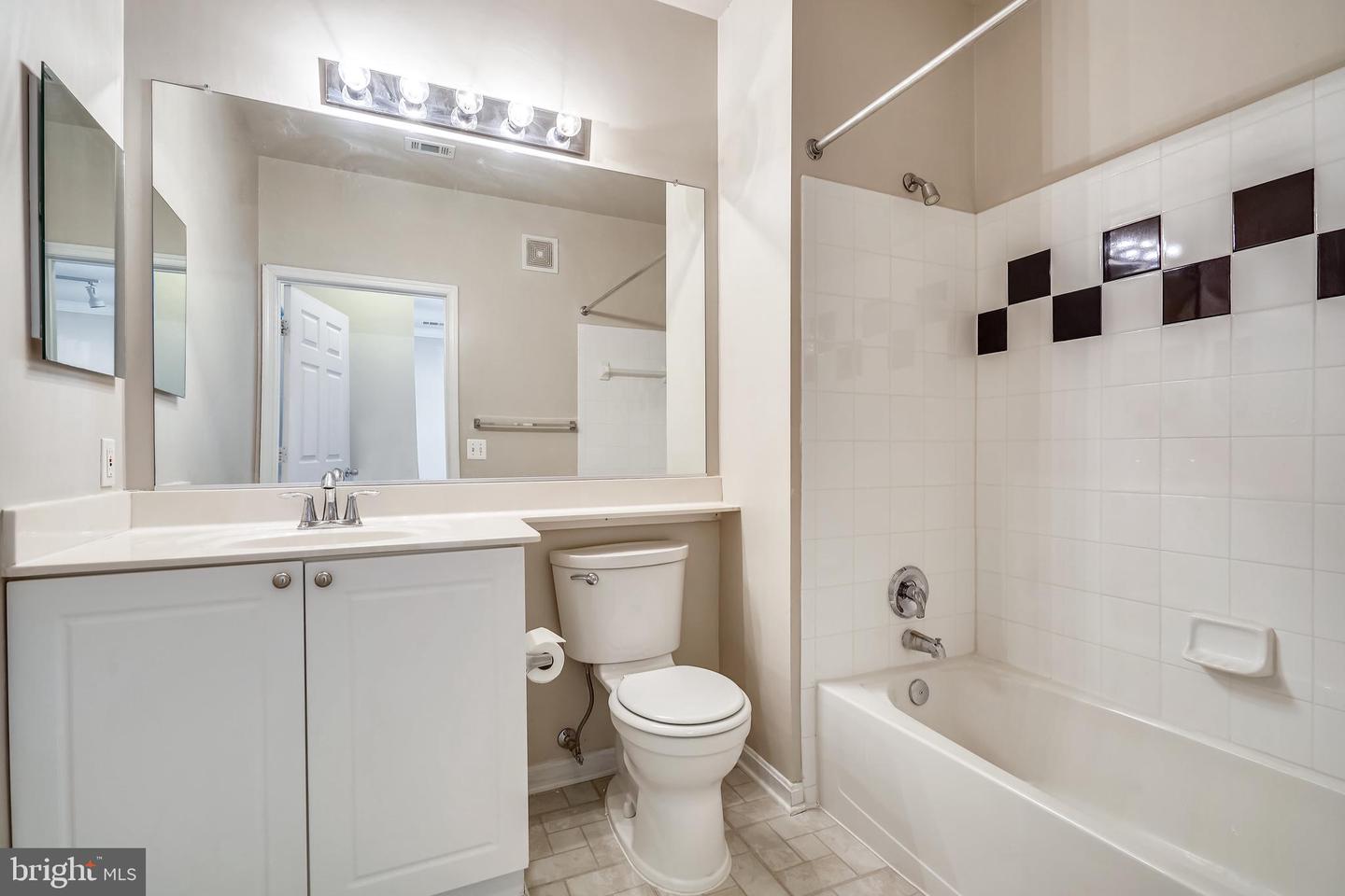 9486 VIRGINIA CENTER BLVD #316, VIENNA, Virginia 22181, 1 Bedroom Bedrooms, ,1 BathroomBathrooms,Residential,For sale,9486 VIRGINIA CENTER BLVD #316,VAFX2243152 MLS # VAFX2243152