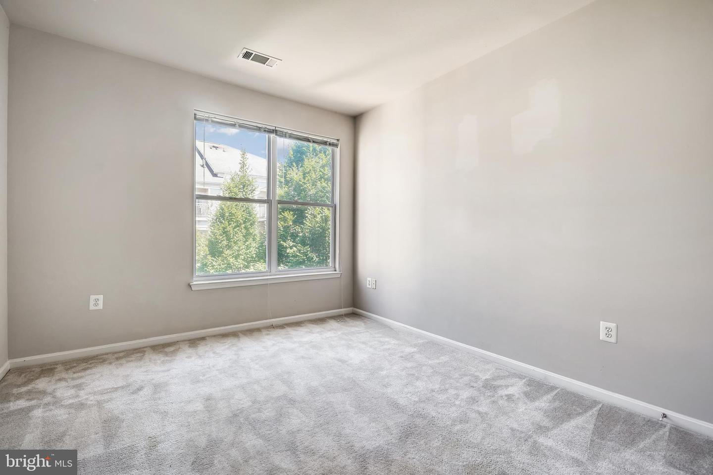 9486 VIRGINIA CENTER BLVD #316, VIENNA, Virginia 22181, 1 Bedroom Bedrooms, ,1 BathroomBathrooms,Residential,For sale,9486 VIRGINIA CENTER BLVD #316,VAFX2243152 MLS # VAFX2243152