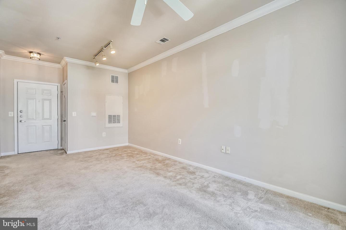 9486 VIRGINIA CENTER BLVD #316, VIENNA, Virginia 22181, 1 Bedroom Bedrooms, ,1 BathroomBathrooms,Residential,For sale,9486 VIRGINIA CENTER BLVD #316,VAFX2243152 MLS # VAFX2243152