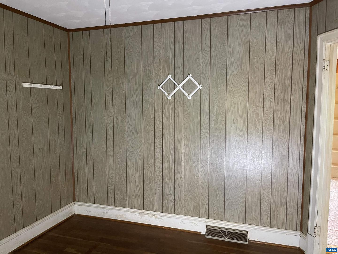 6932 ROCKFISH RIVER RD, SCHUYLER, Virginia 22969, 3 Bedrooms Bedrooms, ,1 BathroomBathrooms,Residential,For sale,6932 ROCKFISH RIVER RD,664965 MLS # 664965