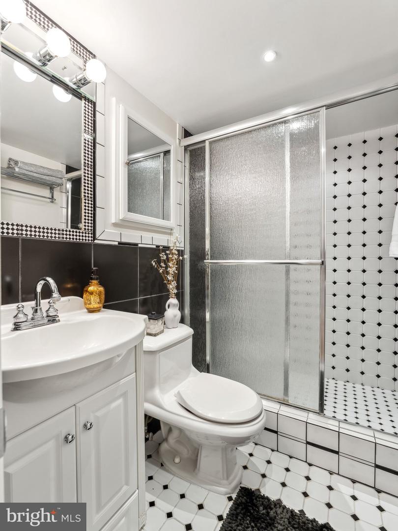 1816 NEW HAMPSHIRE AVE NW #909, WASHINGTON, District Of Columbia 20009, 1 Bedroom Bedrooms, ,1 BathroomBathrooms,Residential,For sale,1816 NEW HAMPSHIRE AVE NW #909,DCDC2191472 MLS # DCDC2191472