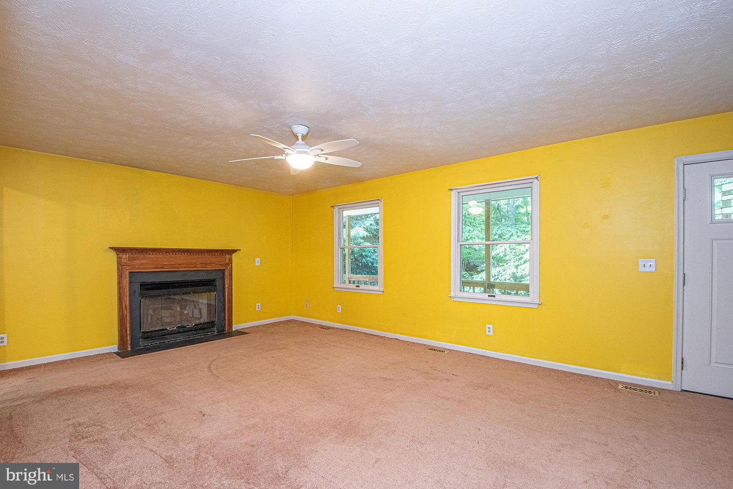 302 PARKSIDE RD, LINDEN, Virginia 22642, 3 Bedrooms Bedrooms, ,2 BathroomsBathrooms,Residential,For sale,302 PARKSIDE RD,VAWR2010800 MLS # VAWR2010800