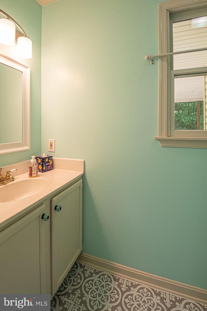 302 PARKSIDE RD, LINDEN, Virginia 22642, 3 Bedrooms Bedrooms, ,2 BathroomsBathrooms,Residential,For sale,302 PARKSIDE RD,VAWR2010800 MLS # VAWR2010800