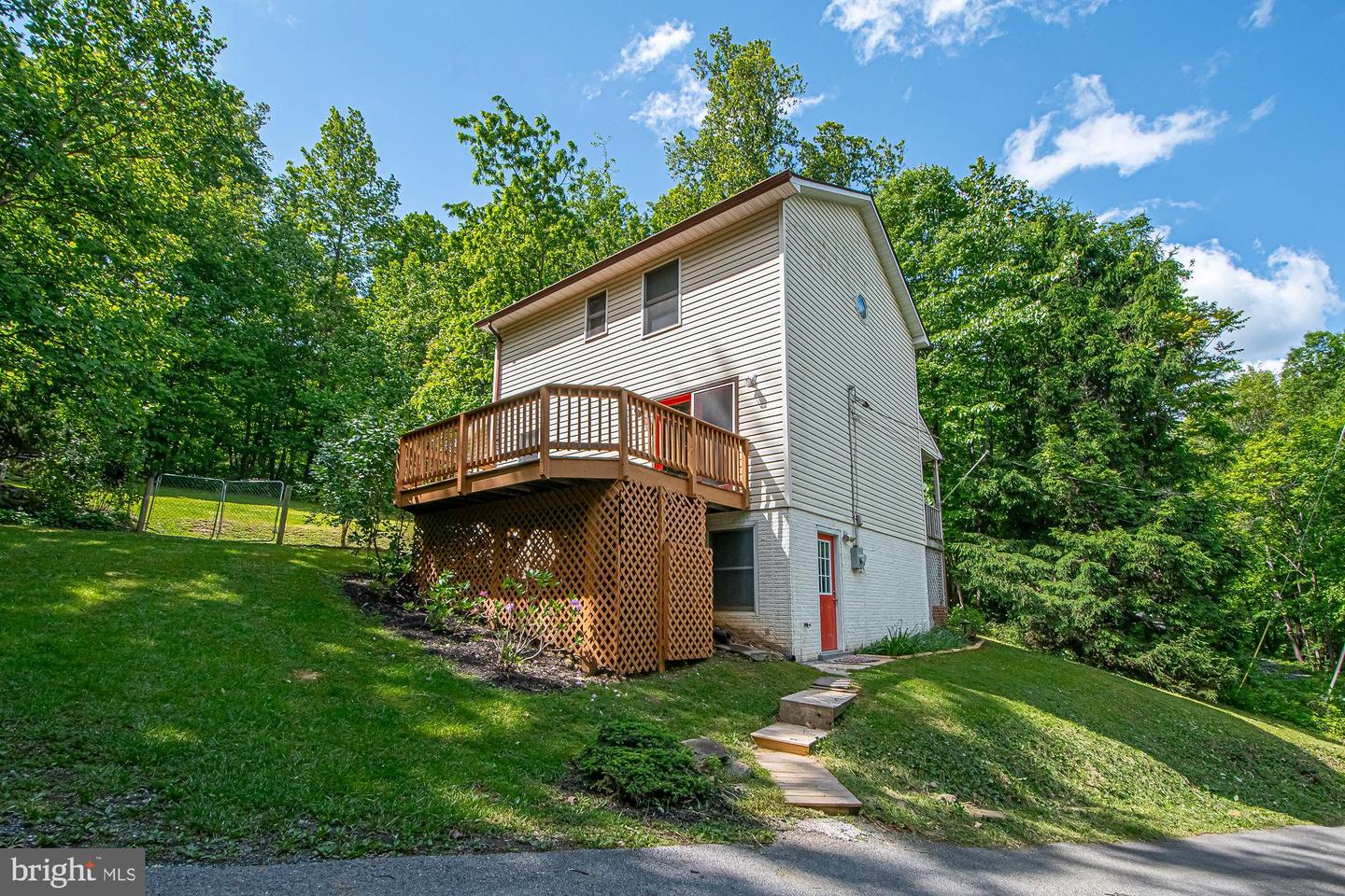 302 PARKSIDE RD, LINDEN, Virginia 22642, 3 Bedrooms Bedrooms, ,2 BathroomsBathrooms,Residential,For sale,302 PARKSIDE RD,VAWR2010800 MLS # VAWR2010800