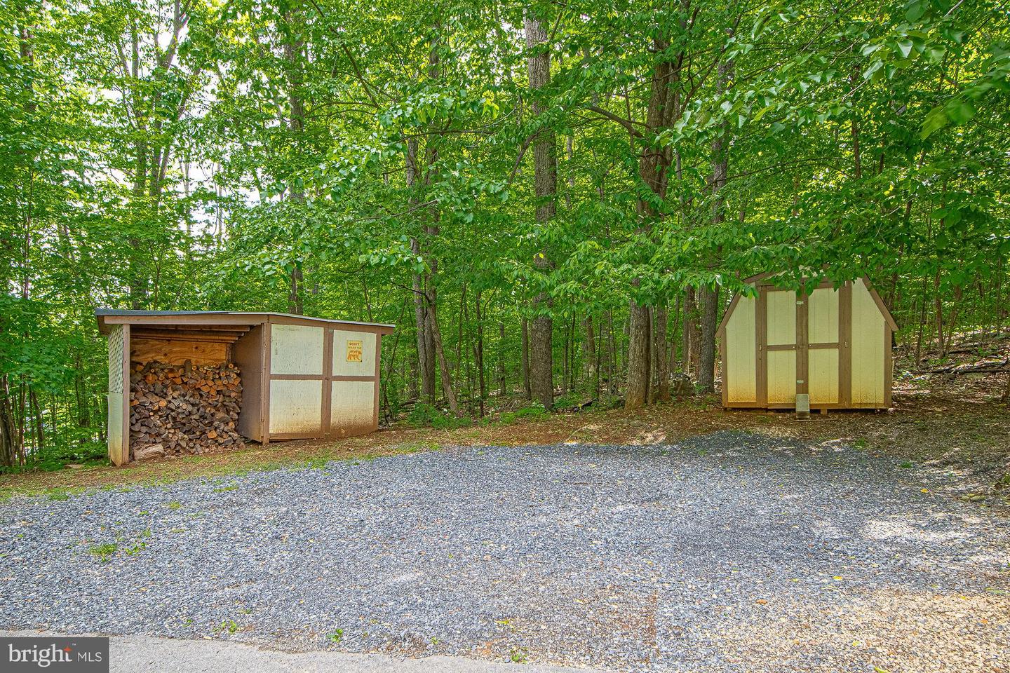 302 PARKSIDE RD, LINDEN, Virginia 22642, 3 Bedrooms Bedrooms, ,2 BathroomsBathrooms,Residential,For sale,302 PARKSIDE RD,VAWR2010800 MLS # VAWR2010800