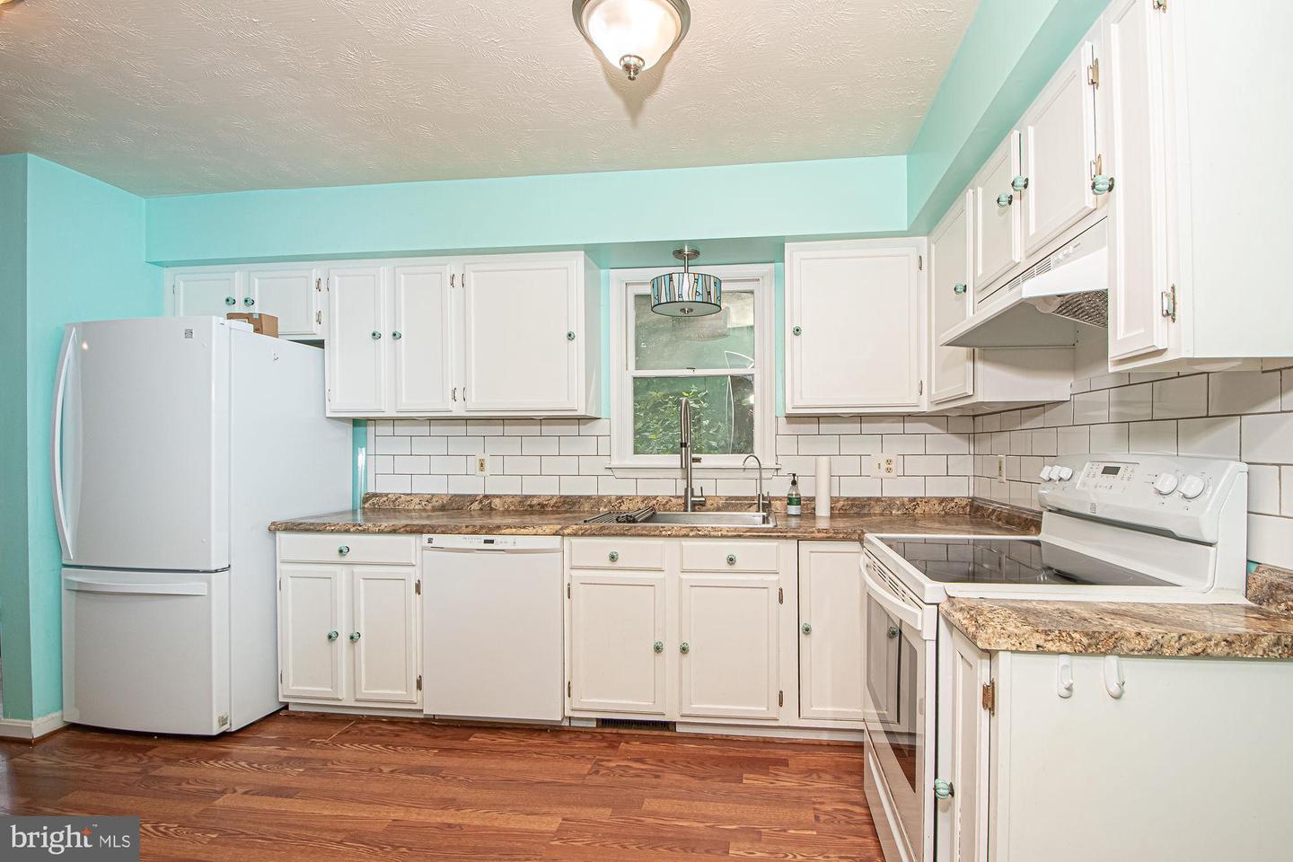 302 PARKSIDE RD, LINDEN, Virginia 22642, 3 Bedrooms Bedrooms, ,2 BathroomsBathrooms,Residential,For sale,302 PARKSIDE RD,VAWR2010800 MLS # VAWR2010800