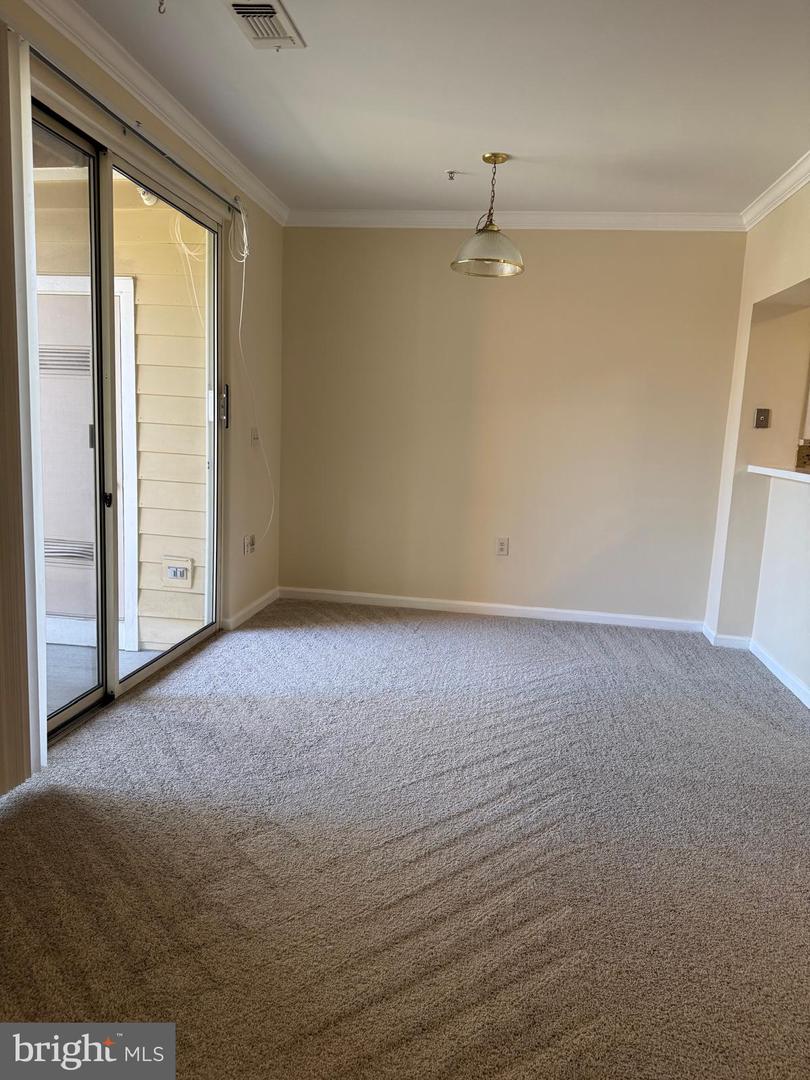 2109 HIGHCOURT LN #203, HERNDON, Virginia 20170, 2 Bedrooms Bedrooms, ,2 BathroomsBathrooms,Residential,For sale,2109 HIGHCOURT LN #203,VAFX2233206 MLS # VAFX2233206