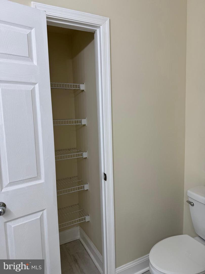 2109 HIGHCOURT LN #203, HERNDON, Virginia 20170, 2 Bedrooms Bedrooms, ,2 BathroomsBathrooms,Residential,For sale,2109 HIGHCOURT LN #203,VAFX2233206 MLS # VAFX2233206