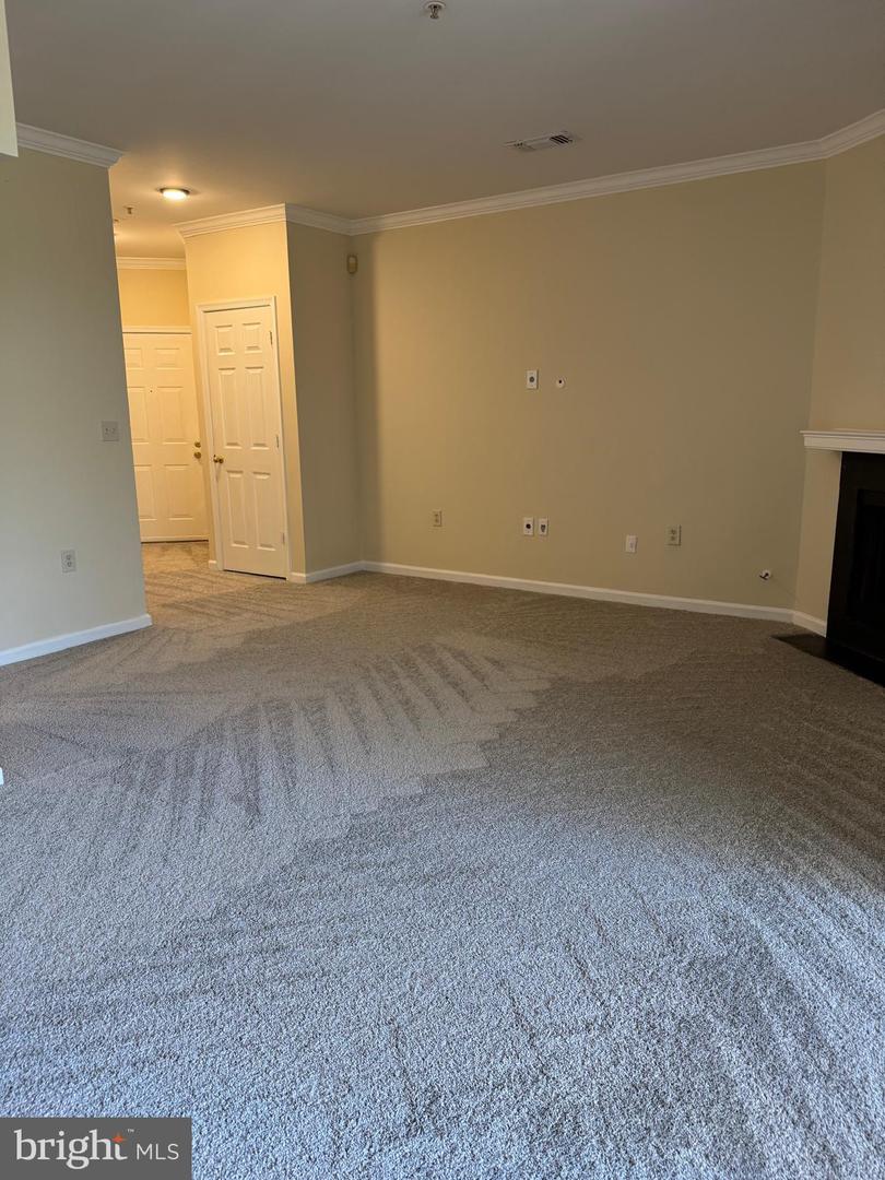 2109 HIGHCOURT LN #203, HERNDON, Virginia 20170, 2 Bedrooms Bedrooms, ,2 BathroomsBathrooms,Residential,For sale,2109 HIGHCOURT LN #203,VAFX2233206 MLS # VAFX2233206