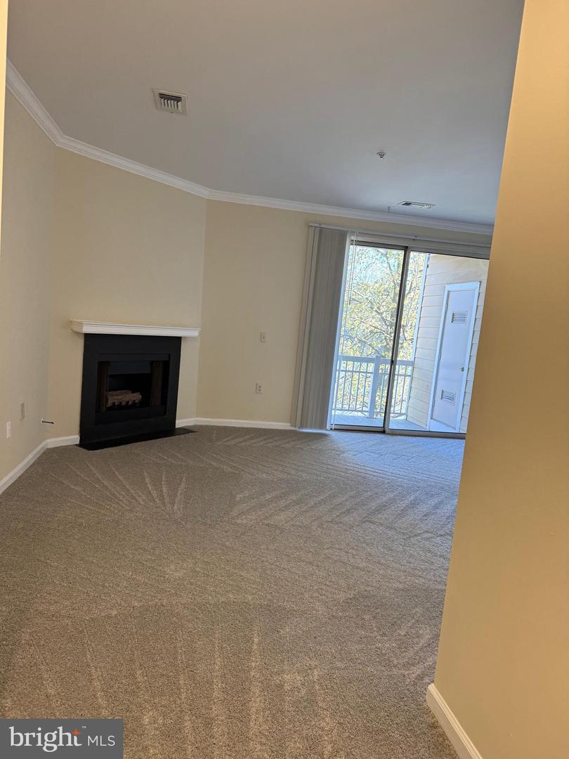 2109 HIGHCOURT LN #203, HERNDON, Virginia 20170, 2 Bedrooms Bedrooms, ,2 BathroomsBathrooms,Residential,For sale,2109 HIGHCOURT LN #203,VAFX2233206 MLS # VAFX2233206