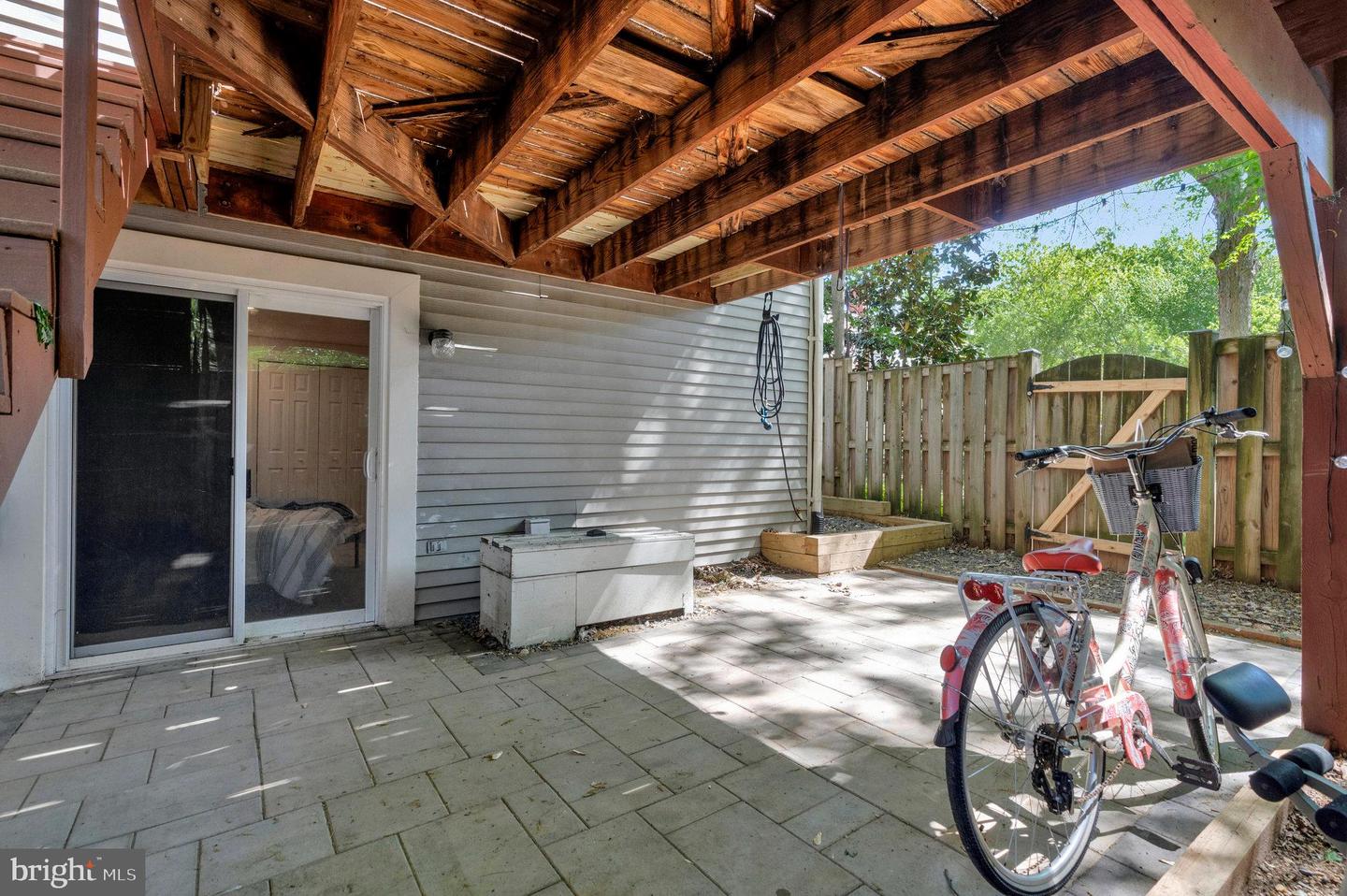 2102 WHISPERWOOD GLEN LN, RESTON, Virginia 20191, 2 Bedrooms Bedrooms, ,2 BathroomsBathrooms,Residential,For sale,2102 WHISPERWOOD GLEN LN,VAFX2234952 MLS # VAFX2234952