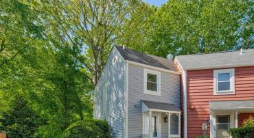 2102 WHISPERWOOD GLEN LN, RESTON, Virginia 20191, 2 Bedrooms Bedrooms, ,2 BathroomsBathrooms,Residential,For sale,2102 WHISPERWOOD GLEN LN,VAFX2234952 MLS # VAFX2234952