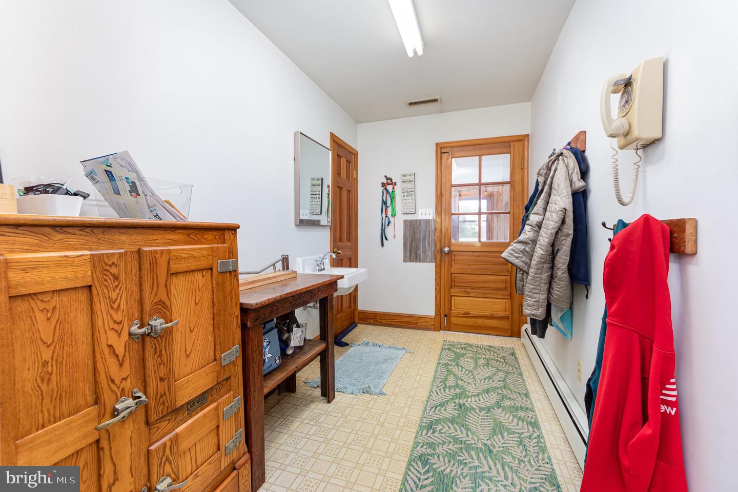 24065 KINGS, WARSAW, Virginia 22572, 3 Bedrooms Bedrooms, 6 Rooms Rooms,2 BathroomsBathrooms,Residential,For sale,24065 KINGS,VAWE2008782 MLS # VAWE2008782