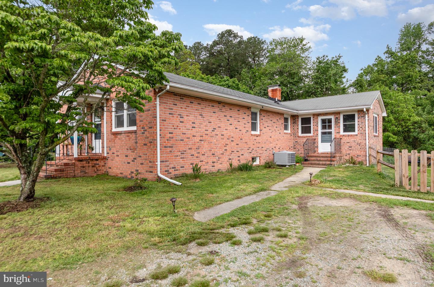 24065 KINGS, WARSAW, Virginia 22572, 3 Bedrooms Bedrooms, 6 Rooms Rooms,2 BathroomsBathrooms,Residential,For sale,24065 KINGS,VAWE2008782 MLS # VAWE2008782