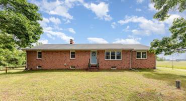 24065 KINGS, WARSAW, Virginia 22572, 3 Bedrooms Bedrooms, 6 Rooms Rooms,2 BathroomsBathrooms,Residential,For sale,24065 KINGS,VAWE2008782 MLS # VAWE2008782