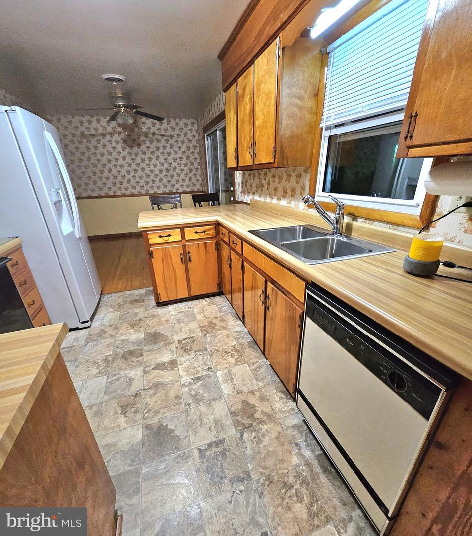 671 FOX DR, WINCHESTER, Virginia 22603, 3 Bedrooms Bedrooms, ,1 BathroomBathrooms,Residential,For sale,671 FOX DR,VAFV2034094 MLS # VAFV2034094