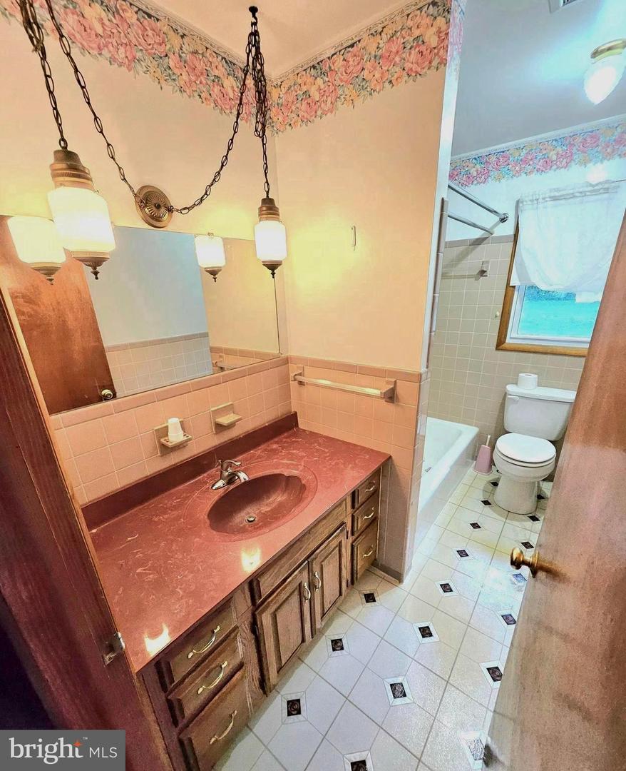 671 FOX DR, WINCHESTER, Virginia 22603, 3 Bedrooms Bedrooms, ,1 BathroomBathrooms,Residential,For sale,671 FOX DR,VAFV2034094 MLS # VAFV2034094