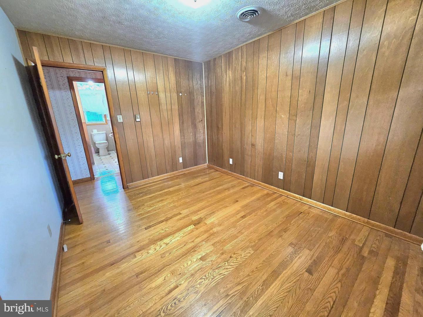 671 FOX DR, WINCHESTER, Virginia 22603, 3 Bedrooms Bedrooms, ,1 BathroomBathrooms,Residential,For sale,671 FOX DR,VAFV2034094 MLS # VAFV2034094