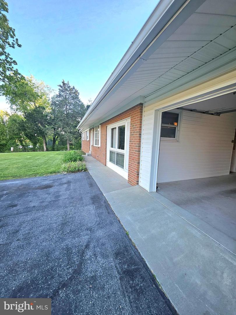 671 FOX DR, WINCHESTER, Virginia 22603, 3 Bedrooms Bedrooms, ,1 BathroomBathrooms,Residential,For sale,671 FOX DR,VAFV2034094 MLS # VAFV2034094