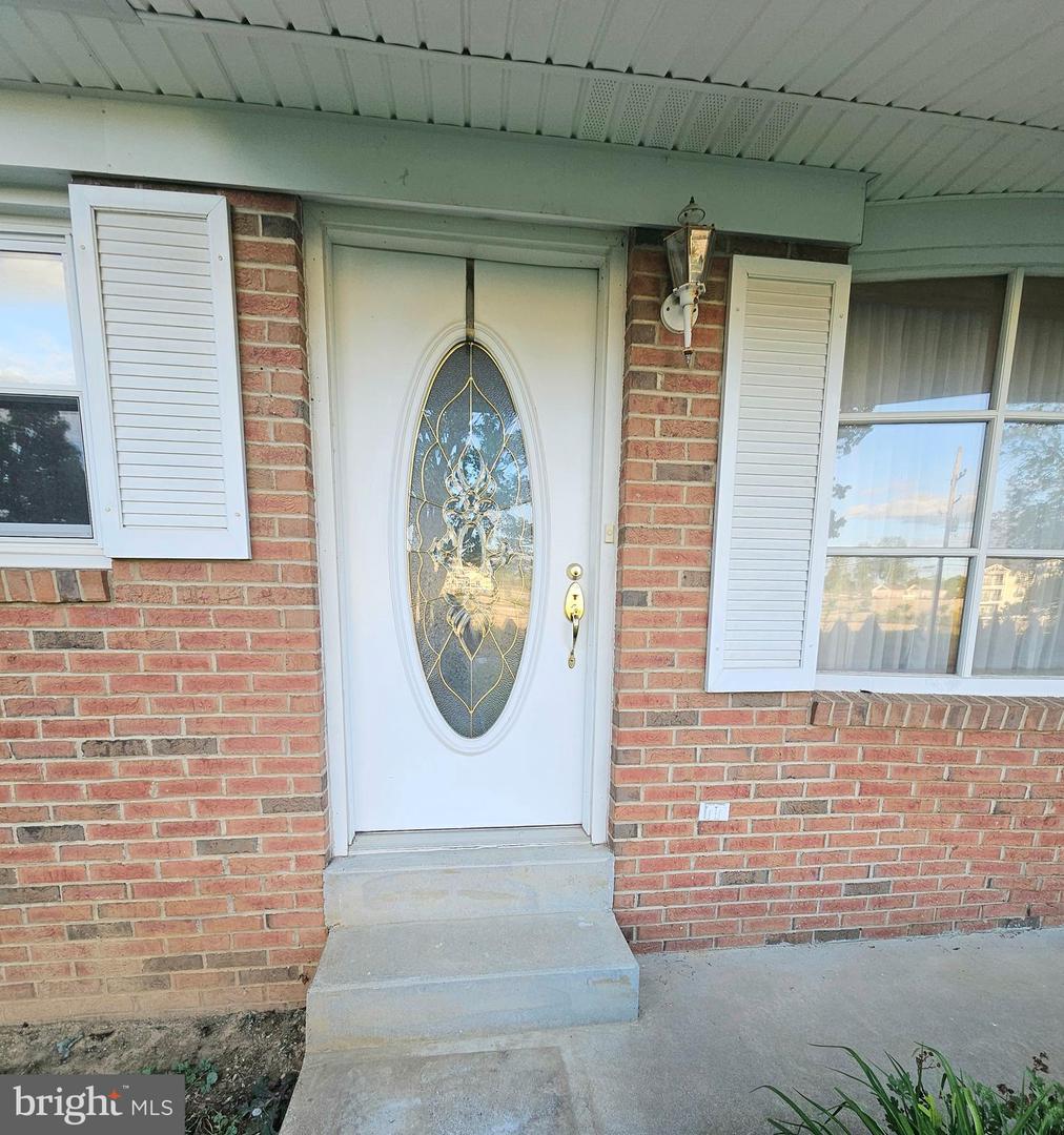 671 FOX DR, WINCHESTER, Virginia 22603, 3 Bedrooms Bedrooms, ,1 BathroomBathrooms,Residential,For sale,671 FOX DR,VAFV2034094 MLS # VAFV2034094