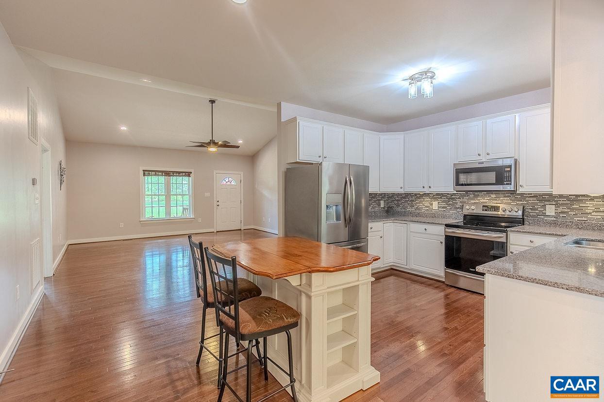 5001 HUNTERS MEADOW PL, RICHMOND, Virginia 23231, 3 Bedrooms Bedrooms, ,2 BathroomsBathrooms,Residential,For sale,5001 HUNTERS MEADOW PL,664641 MLS # 664641