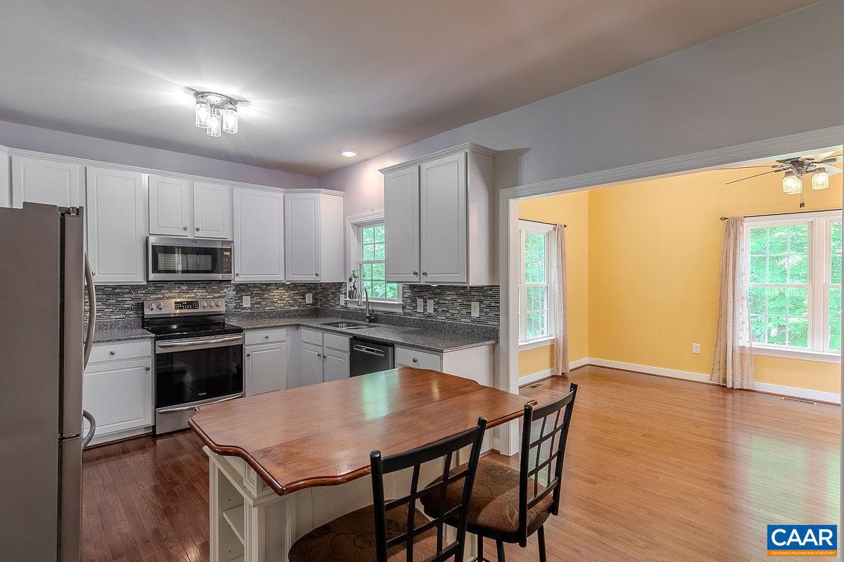 5001 HUNTERS MEADOW PL, RICHMOND, Virginia 23231, 3 Bedrooms Bedrooms, ,2 BathroomsBathrooms,Residential,For sale,5001 HUNTERS MEADOW PL,664641 MLS # 664641