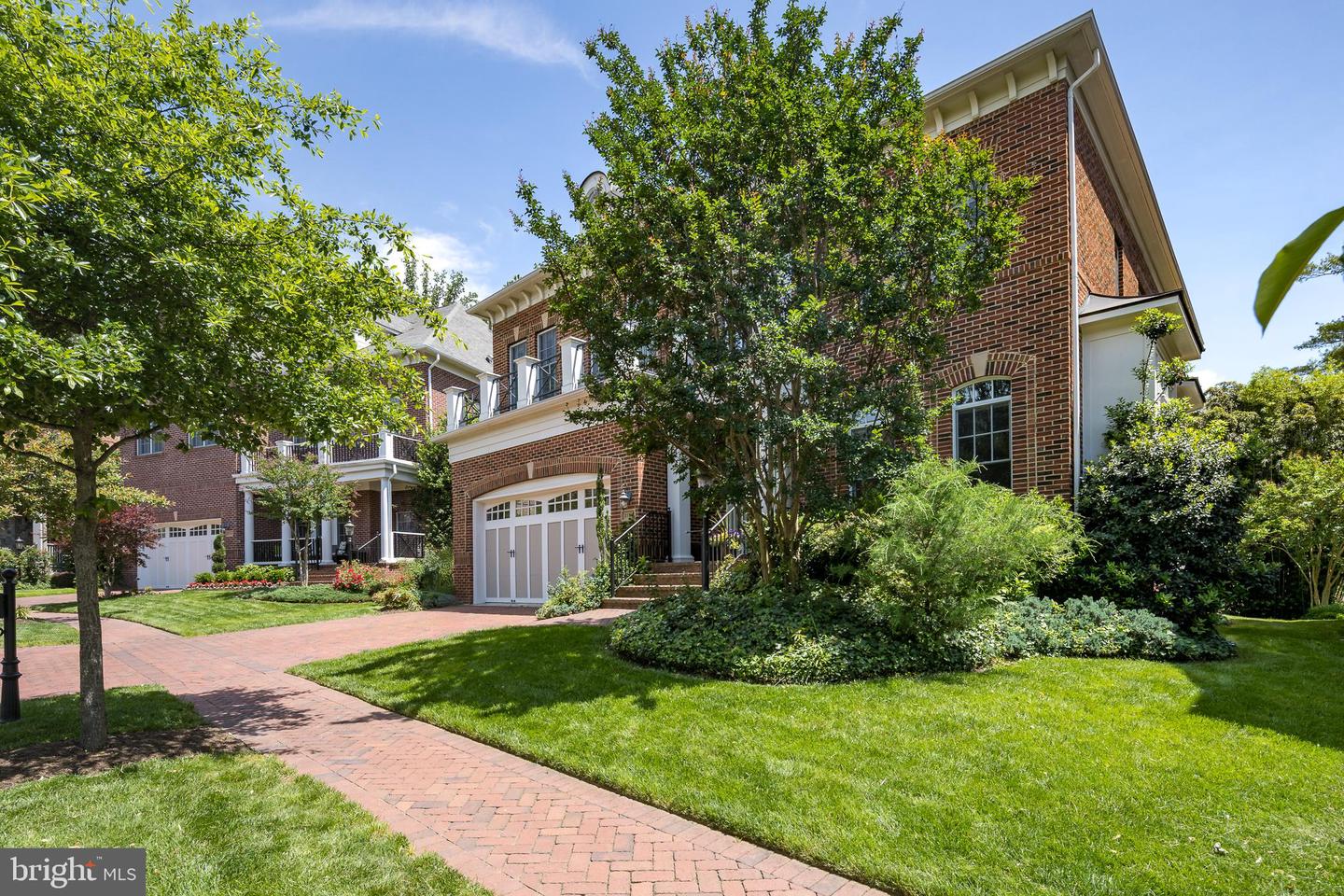 2153 ROYAL LODGE DR, FALLS CHURCH, Virginia 22043, 5 Bedrooms Bedrooms, 15 Rooms Rooms,4 BathroomsBathrooms,Residential,For sale,2153 ROYAL LODGE DR,VAFX2241712 MLS # VAFX2241712
