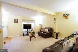 9071 FALCON GLEN CT, BRISTOW, Virginia 20136, 3 Bedrooms Bedrooms, ,2 BathroomsBathrooms,Residential,For sale,9071 FALCON GLEN CT,VAPW2095040 MLS # VAPW2095040