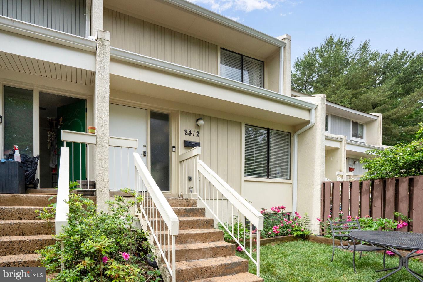 2412 SOUTHGATE SQ, RESTON, Virginia 20191, 3 Bedrooms Bedrooms, ,3 BathroomsBathrooms,Residential,For sale,2412 SOUTHGATE SQ,VAFX2241870 MLS # VAFX2241870
