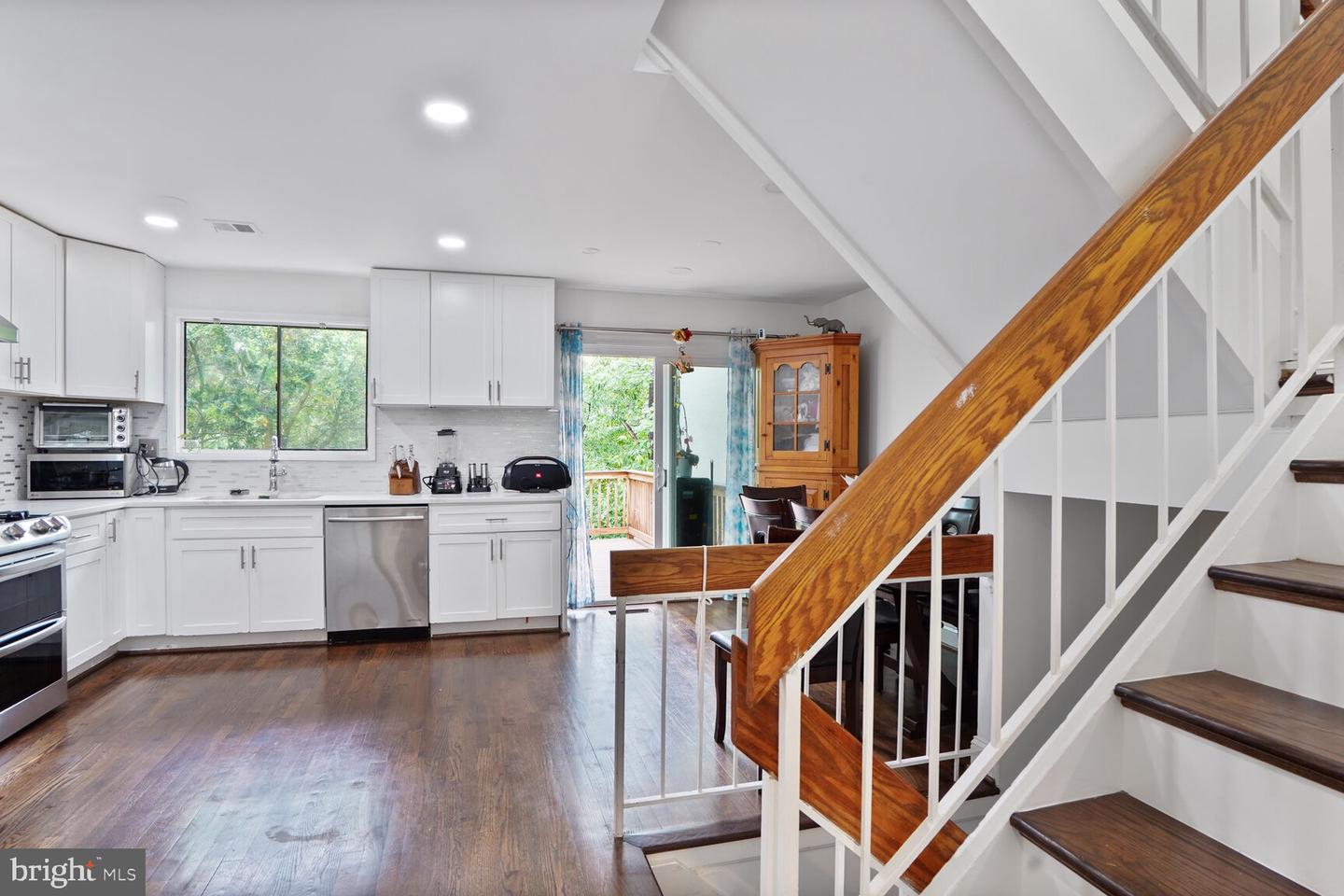 2412 SOUTHGATE SQ, RESTON, Virginia 20191, 3 Bedrooms Bedrooms, ,3 BathroomsBathrooms,Residential,For sale,2412 SOUTHGATE SQ,VAFX2241870 MLS # VAFX2241870