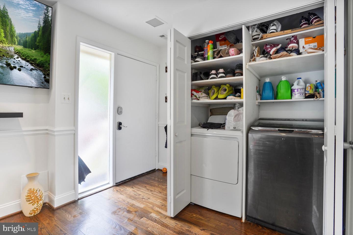 2412 SOUTHGATE SQ, RESTON, Virginia 20191, 3 Bedrooms Bedrooms, ,3 BathroomsBathrooms,Residential,For sale,2412 SOUTHGATE SQ,VAFX2241870 MLS # VAFX2241870