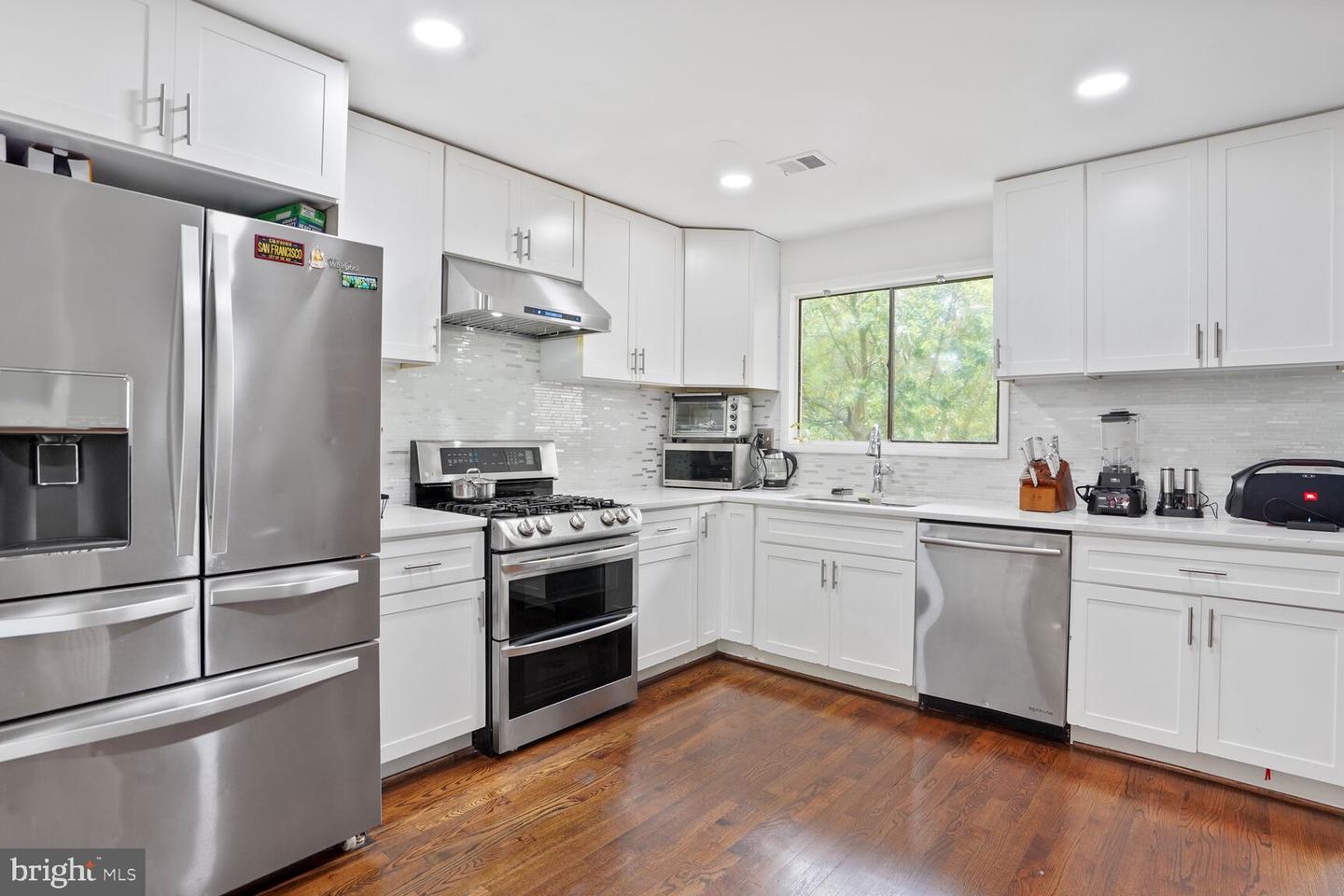 2412 SOUTHGATE SQ, RESTON, Virginia 20191, 3 Bedrooms Bedrooms, ,3 BathroomsBathrooms,Residential,For sale,2412 SOUTHGATE SQ,VAFX2241870 MLS # VAFX2241870