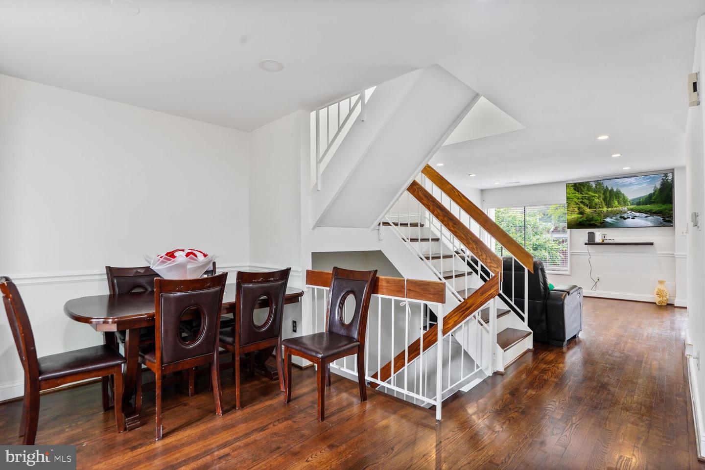 2412 SOUTHGATE SQ, RESTON, Virginia 20191, 3 Bedrooms Bedrooms, ,3 BathroomsBathrooms,Residential,For sale,2412 SOUTHGATE SQ,VAFX2241870 MLS # VAFX2241870