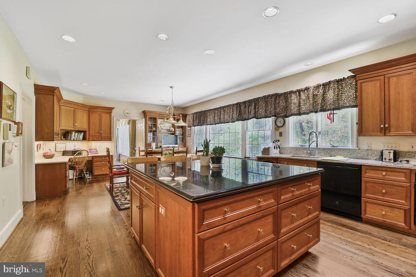 5133 52ND ST NW, WASHINGTON, District Of Columbia 20016, 5 Bedrooms Bedrooms, ,5 BathroomsBathrooms,Residential,For sale,5133 52ND ST NW,DCDC2201512 MLS # DCDC2201512