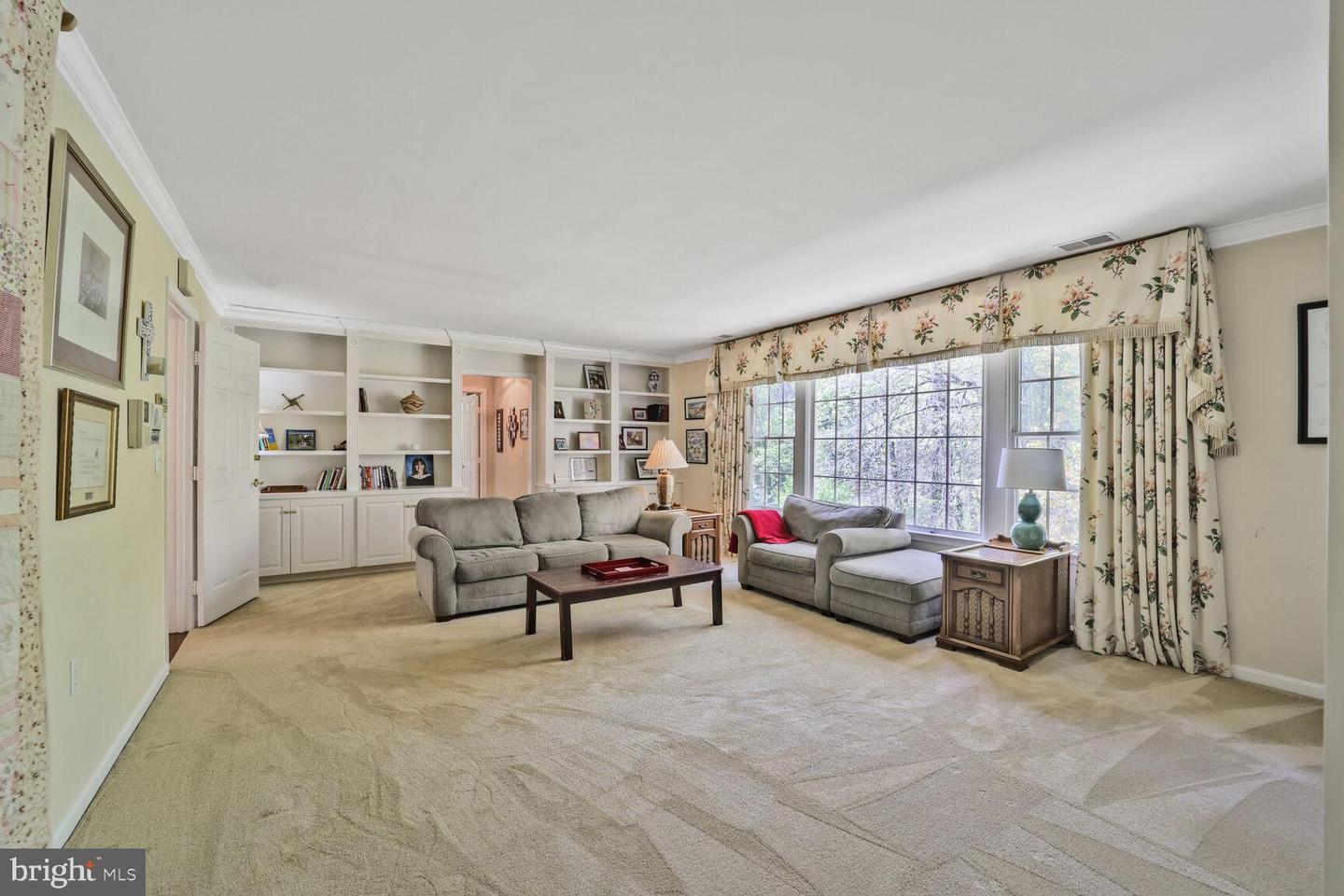 5133 52ND ST NW, WASHINGTON, District Of Columbia 20016, 5 Bedrooms Bedrooms, ,5 BathroomsBathrooms,Residential,For sale,5133 52ND ST NW,DCDC2201512 MLS # DCDC2201512