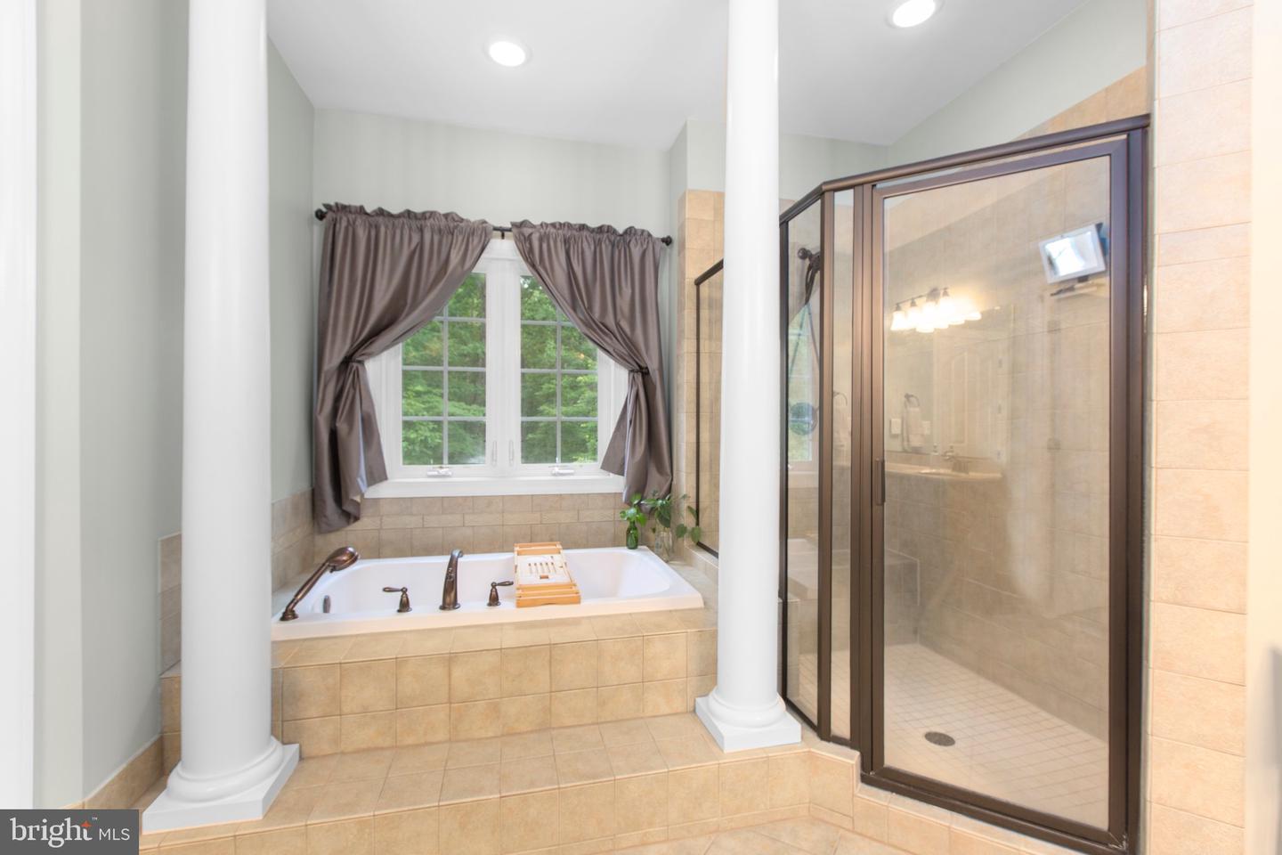 12604 HIDDEN HILLS LN, FREDERICKSBURG, Virginia 22407, 5 Bedrooms Bedrooms, ,4 BathroomsBathrooms,Residential,For sale,12604 HIDDEN HILLS LN,VASP2033268 MLS # VASP2033268