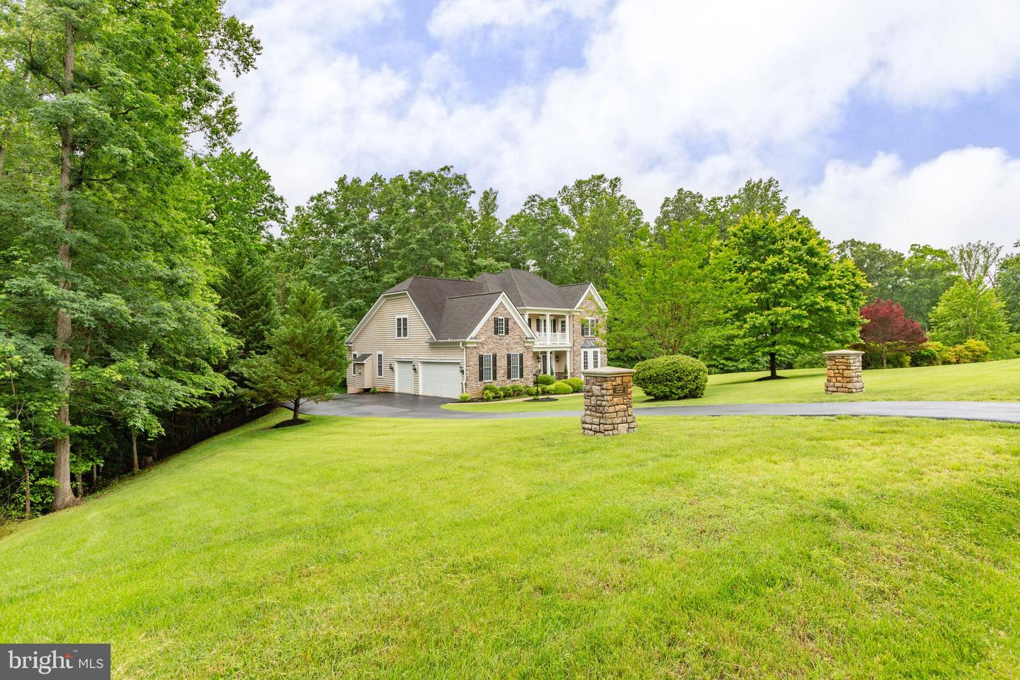 12604 HIDDEN HILLS LN, FREDERICKSBURG, Virginia 22407, 5 Bedrooms Bedrooms, ,4 BathroomsBathrooms,Residential,For sale,12604 HIDDEN HILLS LN,VASP2033268 MLS # VASP2033268