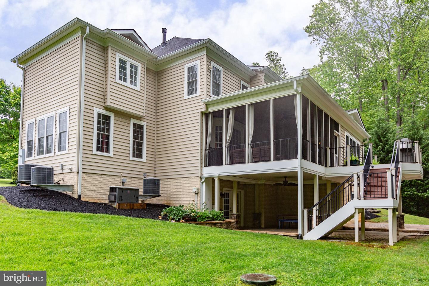 12604 HIDDEN HILLS LN, FREDERICKSBURG, Virginia 22407, 5 Bedrooms Bedrooms, ,4 BathroomsBathrooms,Residential,For sale,12604 HIDDEN HILLS LN,VASP2033268 MLS # VASP2033268