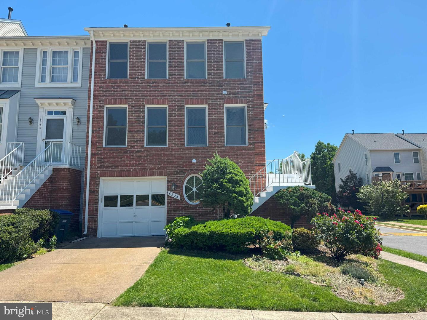 6325 POWDER FLASK CT, CENTREVILLE, Virginia 20121, 3 Bedrooms Bedrooms, ,2 BathroomsBathrooms,Residential,For sale,6325 POWDER FLASK CT,VAFX2242234 MLS # VAFX2242234
