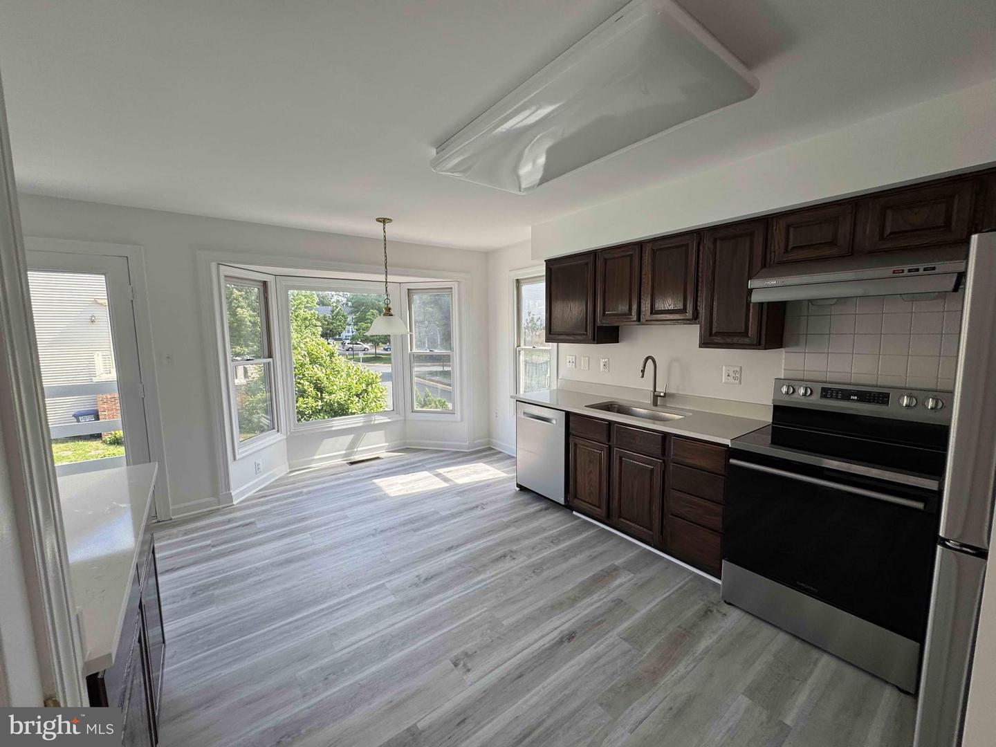 6325 POWDER FLASK CT, CENTREVILLE, Virginia 20121, 3 Bedrooms Bedrooms, ,2 BathroomsBathrooms,Residential,For sale,6325 POWDER FLASK CT,VAFX2242234 MLS # VAFX2242234