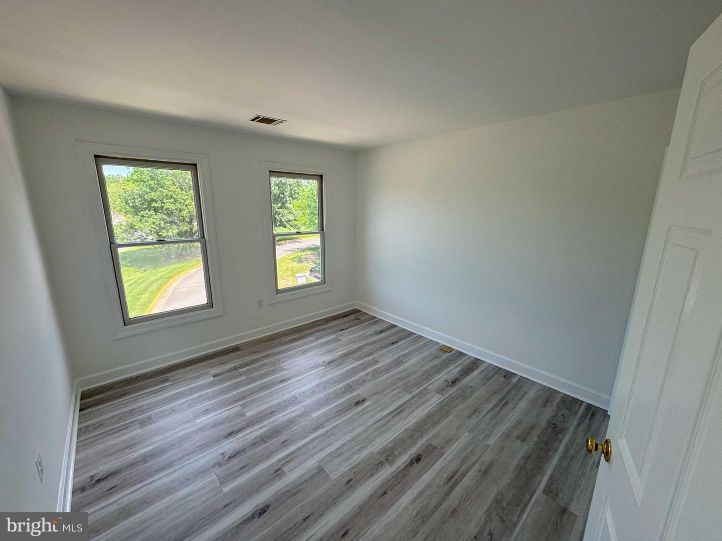 6325 POWDER FLASK CT, CENTREVILLE, Virginia 20121, 3 Bedrooms Bedrooms, ,2 BathroomsBathrooms,Residential,For sale,6325 POWDER FLASK CT,VAFX2242234 MLS # VAFX2242234