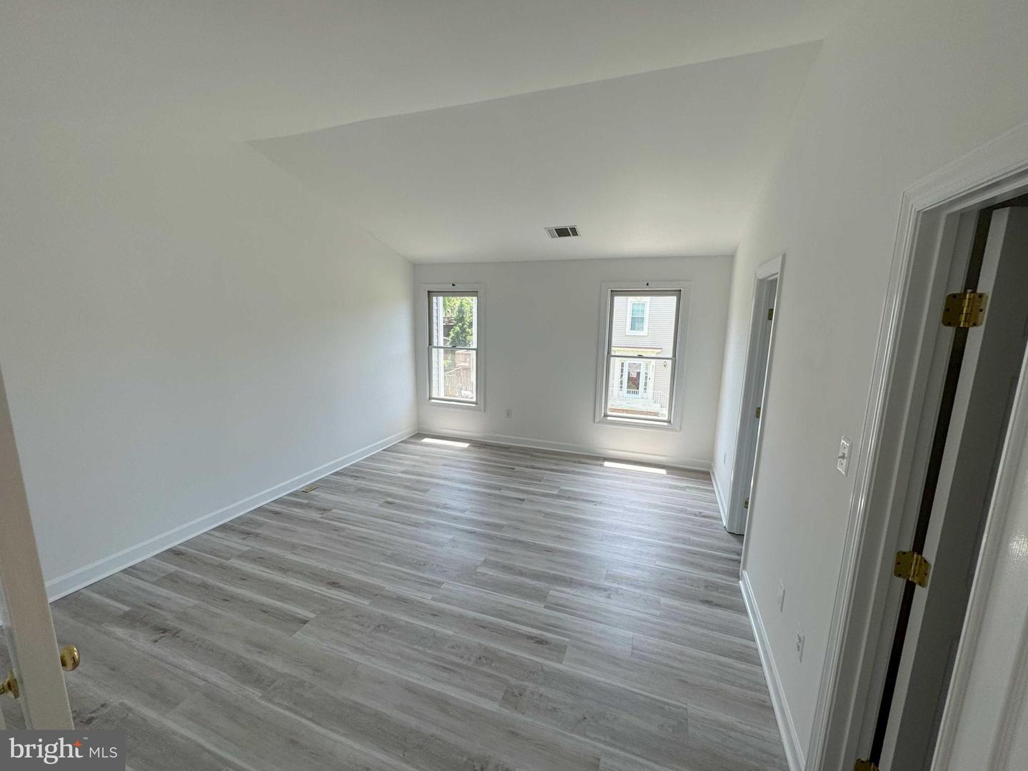 6325 POWDER FLASK CT, CENTREVILLE, Virginia 20121, 3 Bedrooms Bedrooms, ,2 BathroomsBathrooms,Residential,For sale,6325 POWDER FLASK CT,VAFX2242234 MLS # VAFX2242234