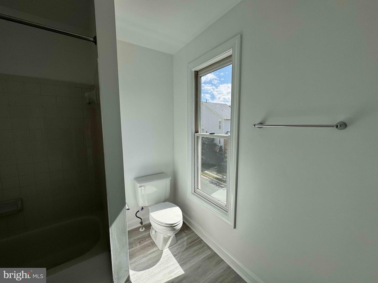 6325 POWDER FLASK CT, CENTREVILLE, Virginia 20121, 3 Bedrooms Bedrooms, ,2 BathroomsBathrooms,Residential,For sale,6325 POWDER FLASK CT,VAFX2242234 MLS # VAFX2242234
