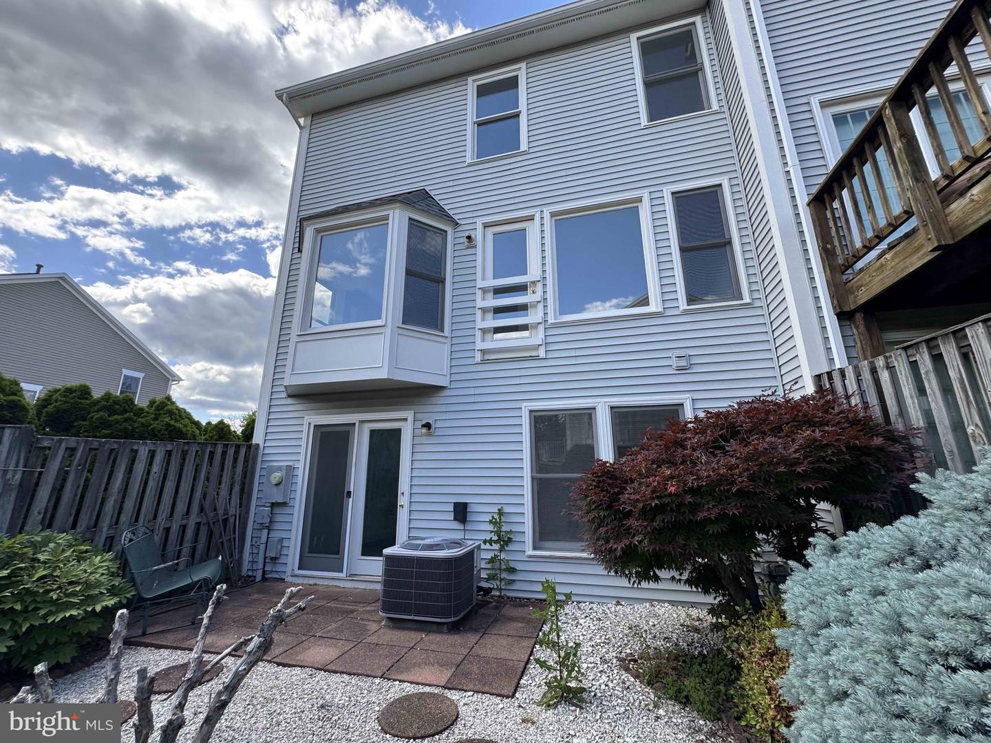 6325 POWDER FLASK CT, CENTREVILLE, Virginia 20121, 3 Bedrooms Bedrooms, ,2 BathroomsBathrooms,Residential,For sale,6325 POWDER FLASK CT,VAFX2242234 MLS # VAFX2242234
